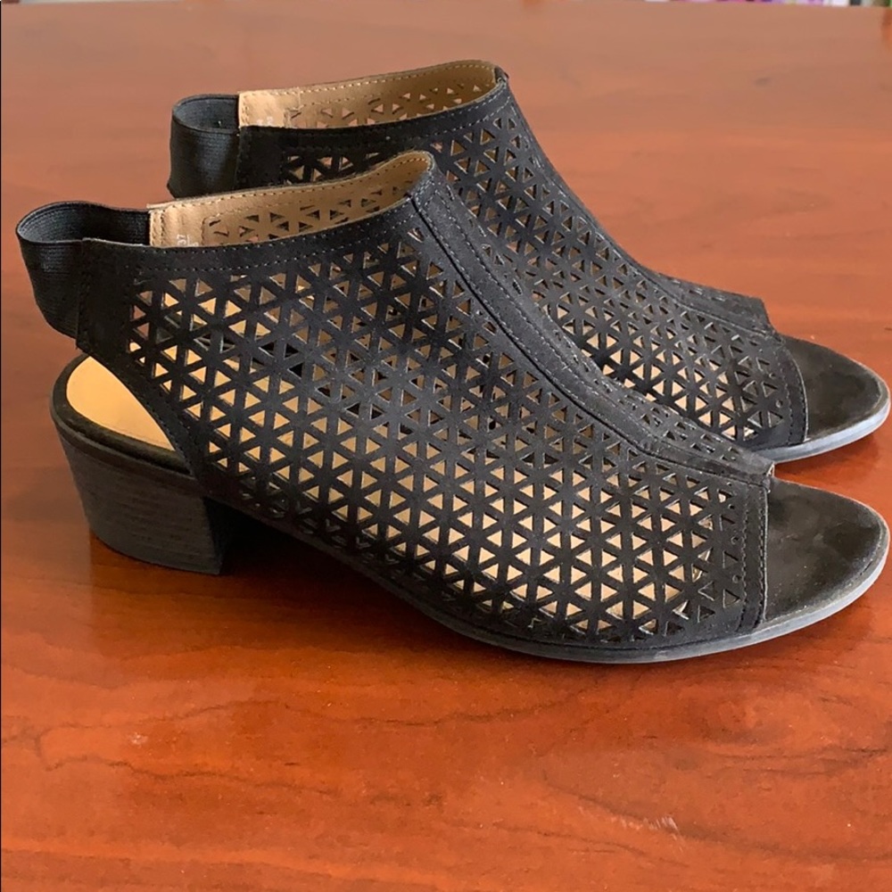 Open toe sling back sandals 9 wide